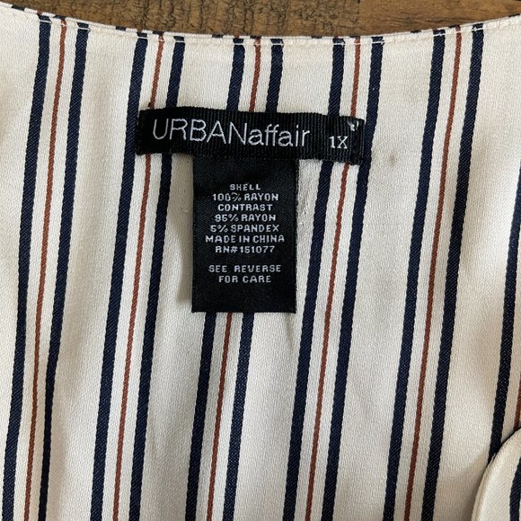 URBAN affair women’s pinstriped top size 1X. - Picture 4 of 7